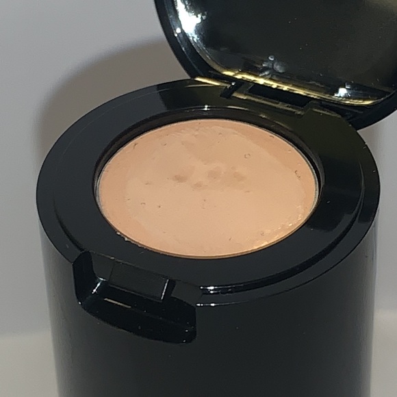 Stila Bare 1 Stay All Day Foundation & Concealer - Picture 4 of 11